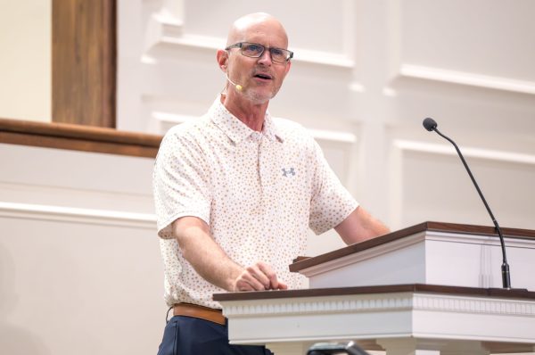 Chris McCurley preaches at the Walnut Street Church of Christ.