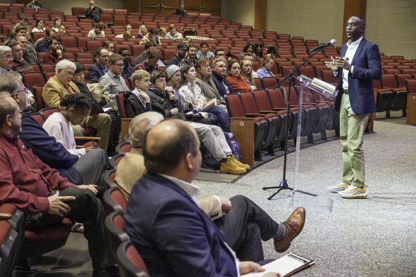 Hiram Kemp speaks on "The Path to Spiritual Maturity" during the Spiritual Growth Workshop at Freed-Hardeman University.